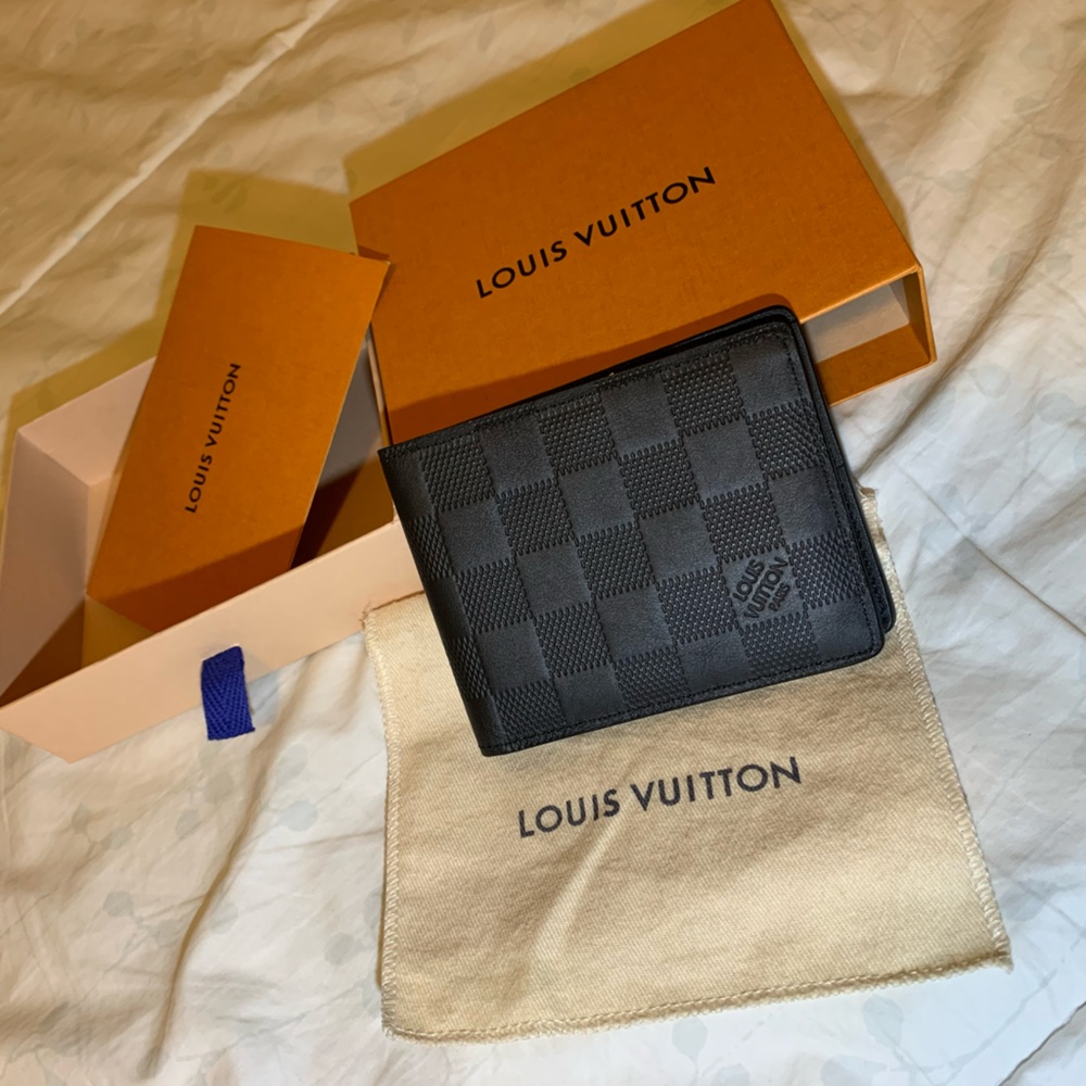 LV Men’s Wallet
